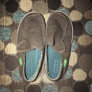 Gray Sanuks